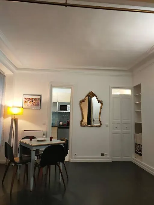Appartement Les Abbesses Paris